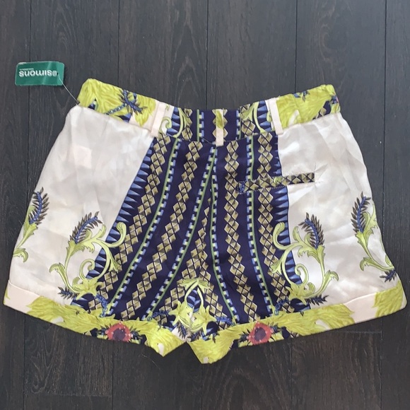 NWT Print satiny shorts - Picture 4 of 14